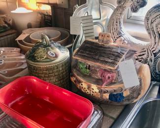 Items Located In The Kitchen ~ Vintage Cookie Jars