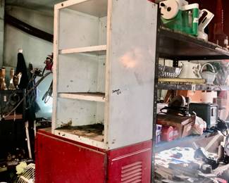 Items Located In The Garage ~ Some Cool Vintage Items