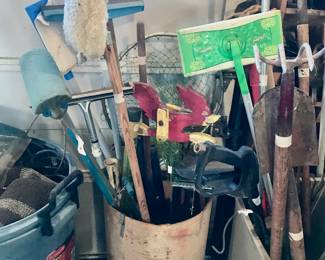 Items Located In The Garage ~ Some Cool Vintage Items