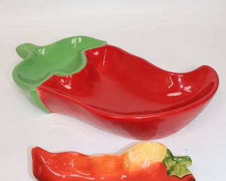 "Summer Fiesta" Serving Ensemble – La Mesa 2003 Chili Pepper Dish & Matching Platter