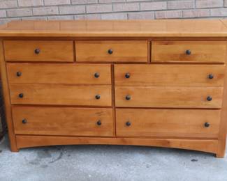 Vaughan Maple 7-Drawer Lifestyle Triple Dresser - Model No. 121-02