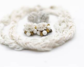 Elegant Vintage Milk Glass Twisted Rope Jewelry Set