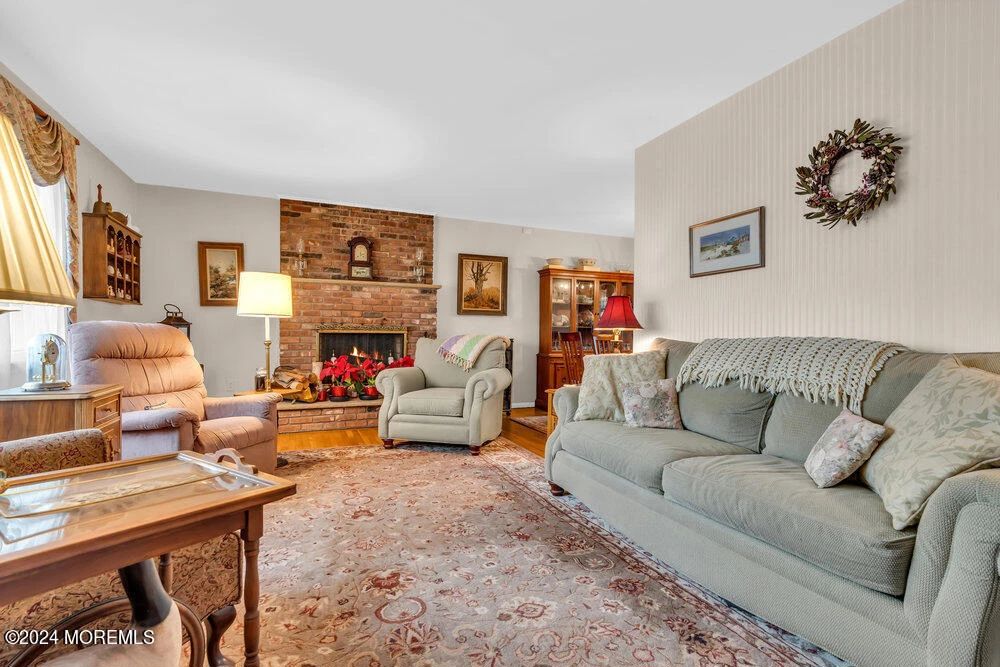 Toms River Estate Sale Furniture, Vintage,... starts on 3/2/2024