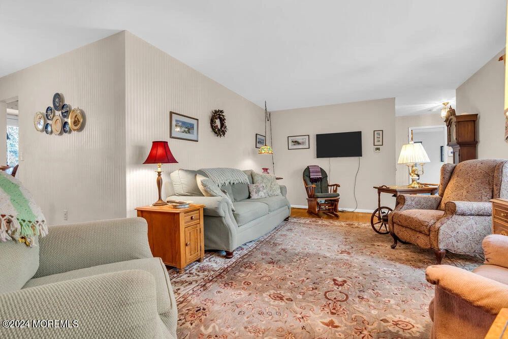 Toms River Estate Sale Furniture, Vintage,... starts on 3/2/2024