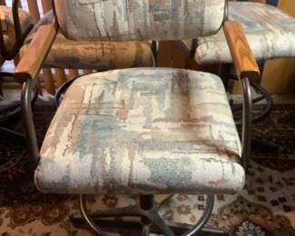 Four xlent bar stools