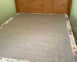 Queen set Ask to c Chalmette sale 