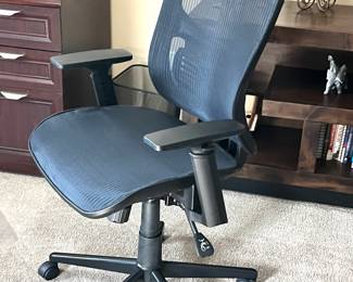 Adjustable office chair