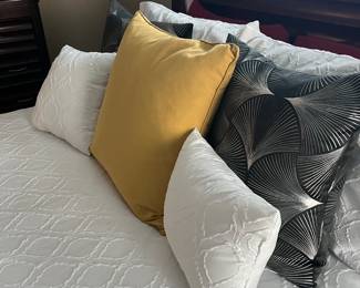 Queen bedding set, comforter, 2 shams, 2 throw pillows in white islet. Several designer throw pillows in yellow, gold, rust, black and silver fabric