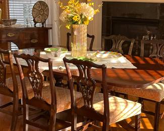 Beautiful table and chairs