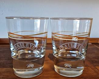 Baileys vintage glasses with orange/cream/tan swirls