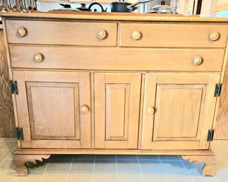 Buffet cabinet
