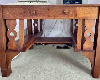 Interesting small office desk or kitchen nook table