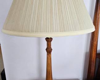 Myrtle Wood lamp base