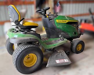 2022 John Deere Lawn Tractor - 100 Series w/59 hours