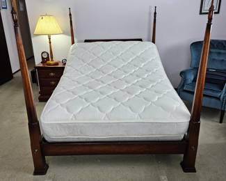 Vintage 4 poster bed frame - Full