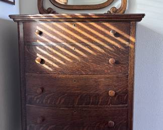 Great antique claw foot oak dresser w/mirror