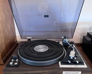 Marantz Model 6200 turntable