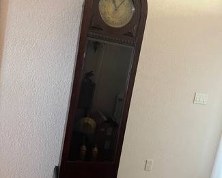 Antique clock, runs and sounds lovely