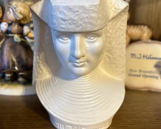 	#113	Hummel "Nun"	$10 				