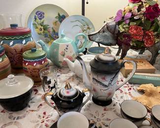 Japanese lithopane tea set ... gorgeous! 