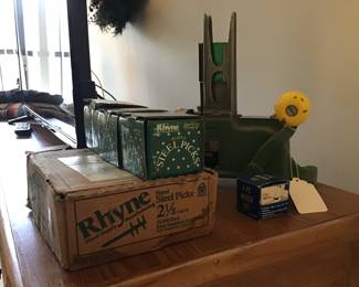 Rhyne Floral Pick Machine