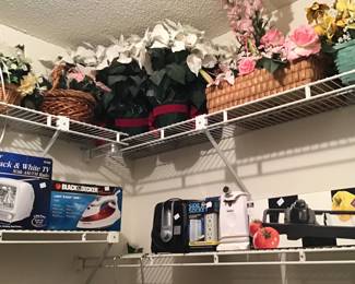 Artificial Arrangements and small appliances