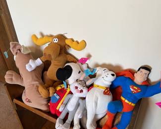 Superman
Krypto Dog
Bullwinkle
Vintage Snoopy teach me dog
Bugs
Pound Puppy