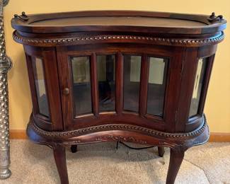 Antique mahogany dry bar with removable top for serving 