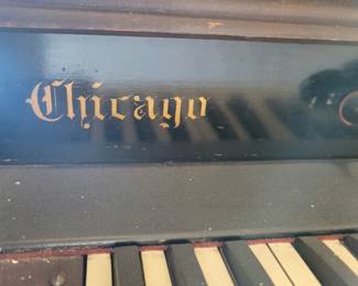 Antique pump organ