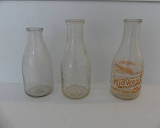 Vintage 1940s 1-Quart Milk Bottles 