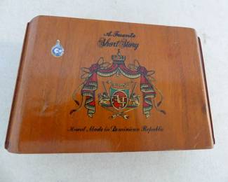 Vintage Arturo Fuente Short Story Wooden Cigar Box - Empty