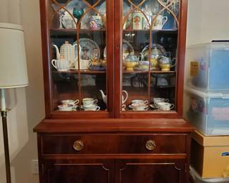 China Cabinet - Medium Size
