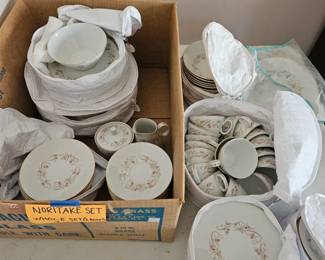 Noritake Harmony House China Set
