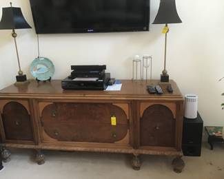 Buffet/server/entertainment cabinet, lamps, Blu-ray, etc.
