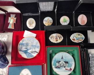 P Buckley Moss. Christmas ornaments And brooches.