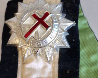 Vintage Masonic badge.