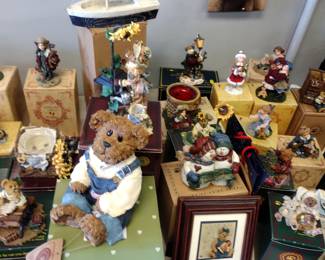 Boyd's bears and friends large collection