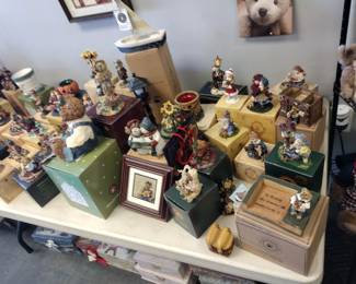 Boyd's bears and friends large collection