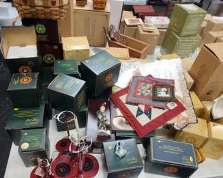 Boyd's bears collection.