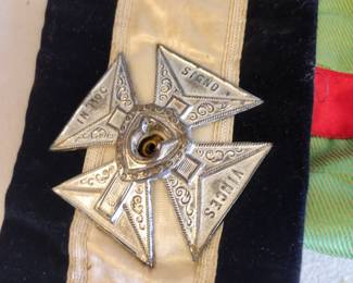 Vintage Masonic badge.