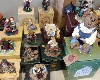 Boyd's bears and friends large collection