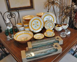 Stangl Tulip made mid century in Trenton, NJ.  Look at the vintage brass tree in the background
