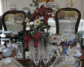 Very nice polished pewter trays, great for casual dining and perfume bottles