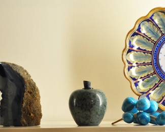 Many pairs of beautiful stone bookends and other stone pieces