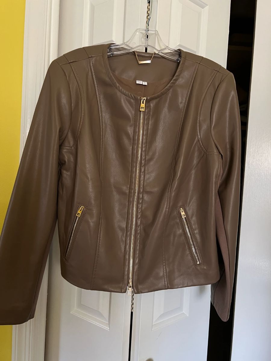 50 OFF Gingerville in Edgewater Estate Sale starts on 3/1/2024