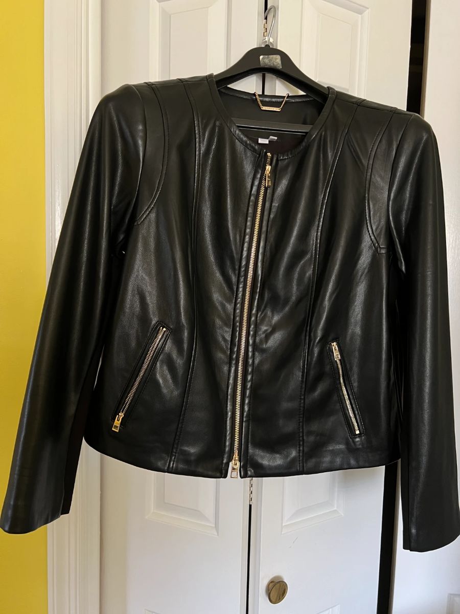 50 OFF Gingerville in Edgewater Estate Sale starts on 3/1/2024