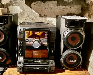 Sony LBT-ZX66i Mini Hi-Fi Component System. Photo 1 of 4.