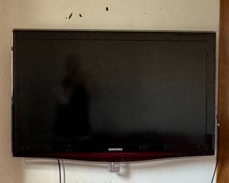 Samsung Flat Screen TV (Many TVs Available).