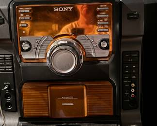 Sony LBT-ZX66i Mini Hi-Fi Component System. Photo 2 of 4.