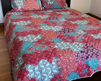 Queen Size Platform Bed - 2 Available. One Black & One White Frame Available. Photo 2 of 2.